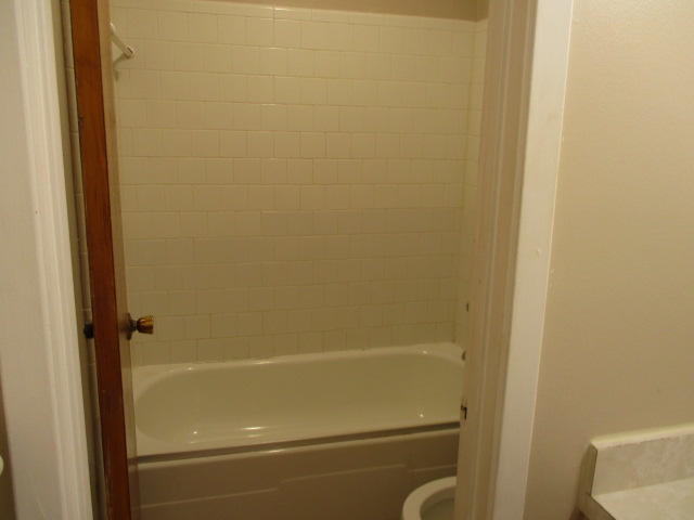 Building Photo - 106 Valencia Dr