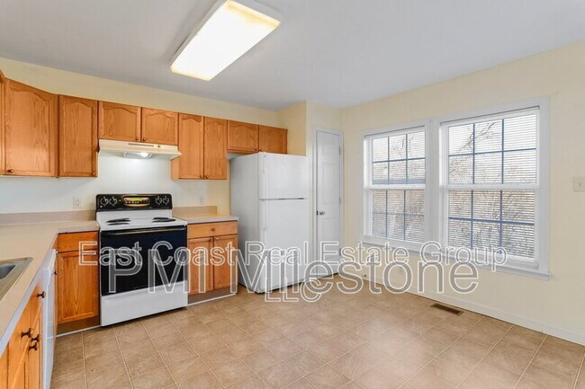 Building Photo - 91 Grindstone Dr