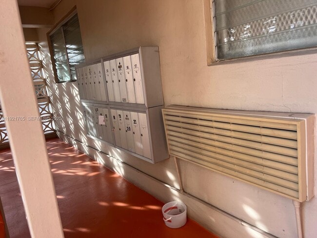 Building Photo - 141 SW 14th Ave