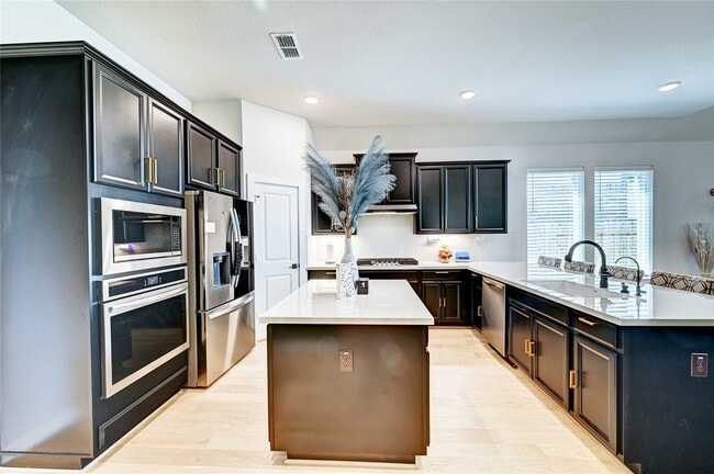 Building Photo - 10631 Hidden Rock Dr
