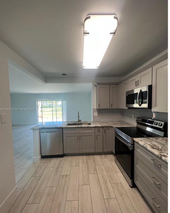 Building Photo - 19420 Carolina Cir