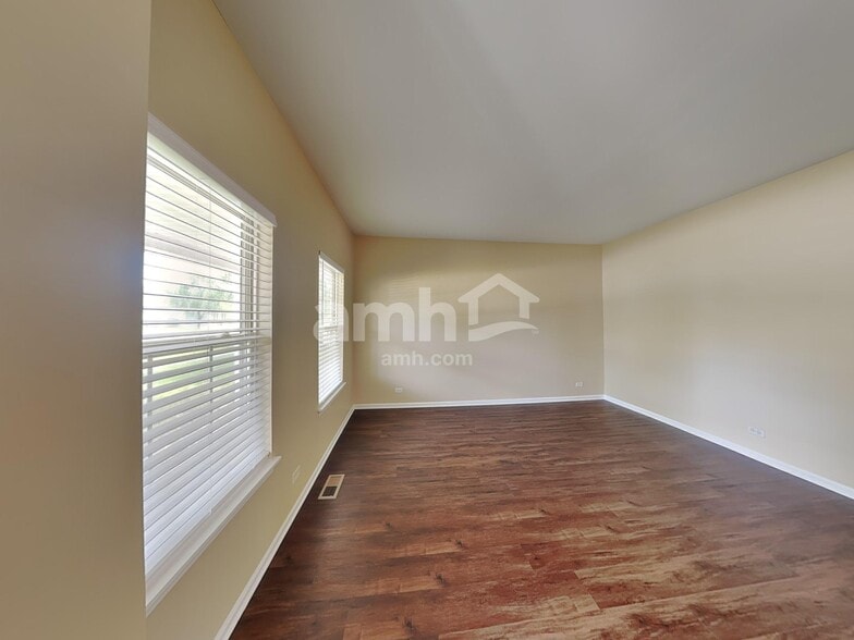 Building Photo - 16020 S Lexington Dr