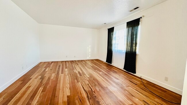 Building Photo - 8709 Shone Ave SW