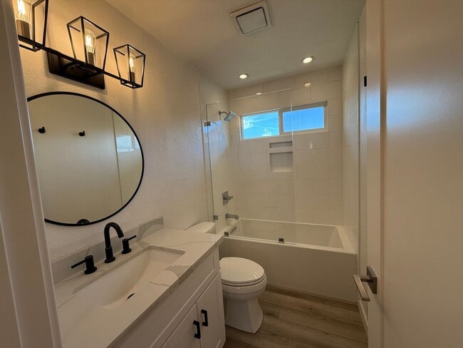 Building Photo - Updated 3-bedroom single story in Oakdale!