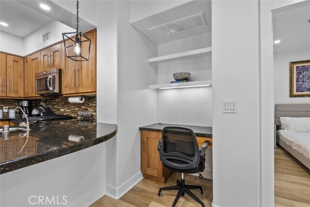 Building Photo - 24507 Town Center Dr