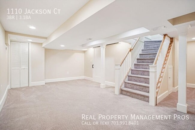 Building Photo - 1110 Jackson Ct