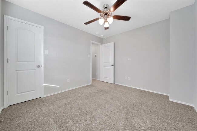 Building Photo - 13854 Rock Island Trl
