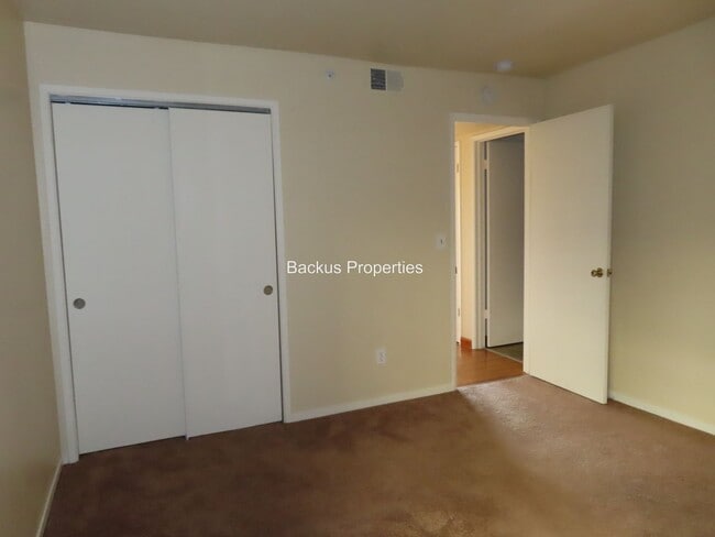 Building Photo - 530 Pheasant Ridge Rd