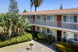 Building Photo - Villa Los Pinos