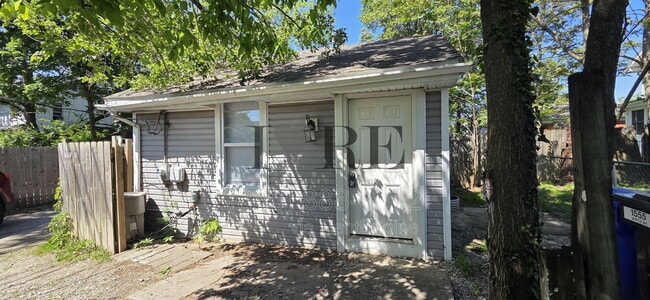 Building Photo - 1555 Myrtle Ave