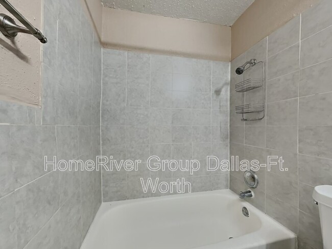 Building Photo - 7431 Holly Hill Dr