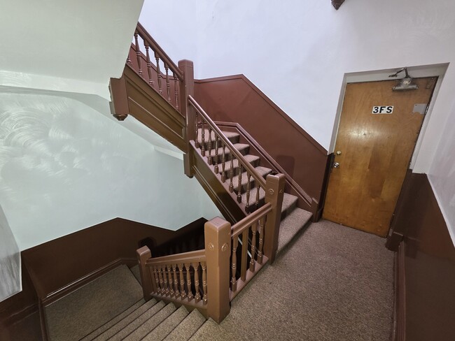 Building Photo - 6529 S Kimbark Ave