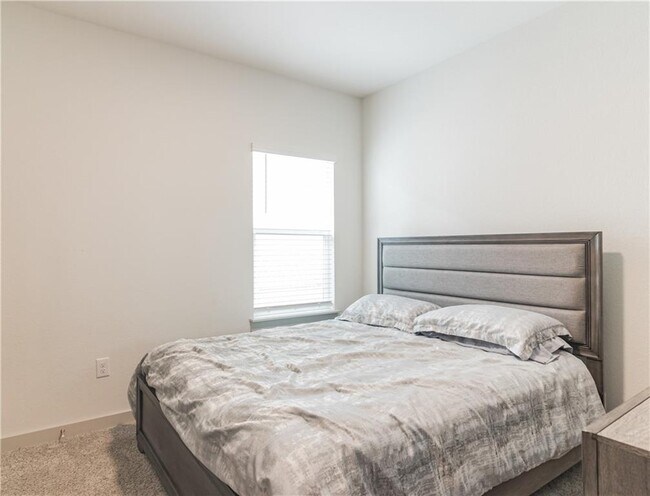 Building Photo - 2017 Daleside Ln