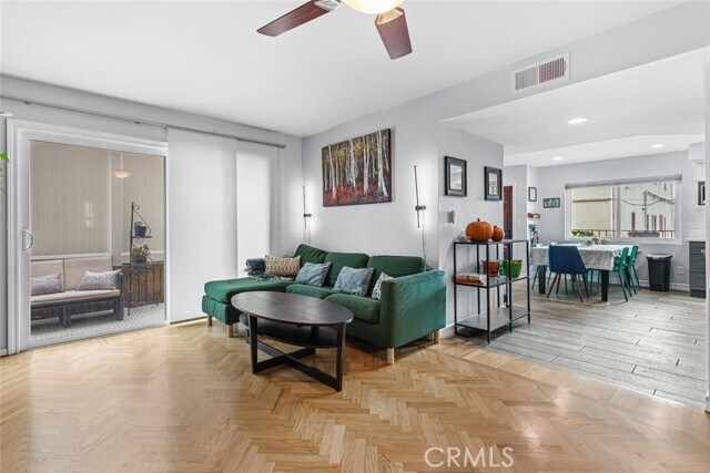 Building Photo - 1534 E Wilson Ave