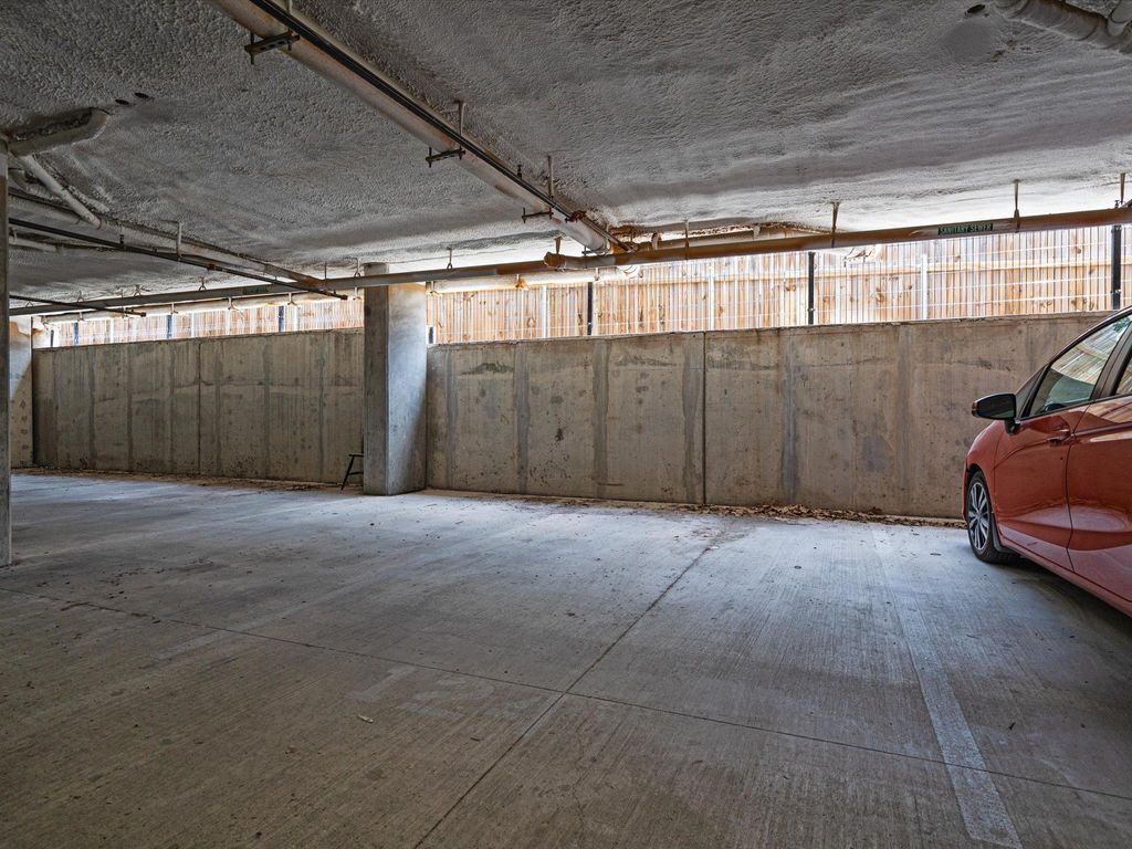 Garage - 2213 Poquito St