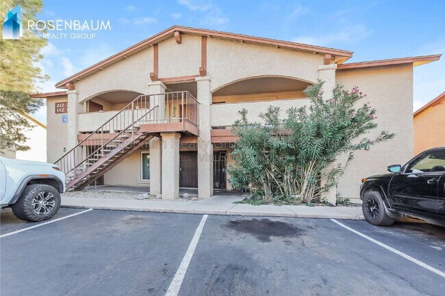 Building Photo - 465 W Ivyglen St