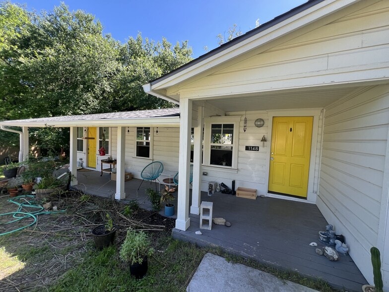 Building Photo - 1148 Lott Ave