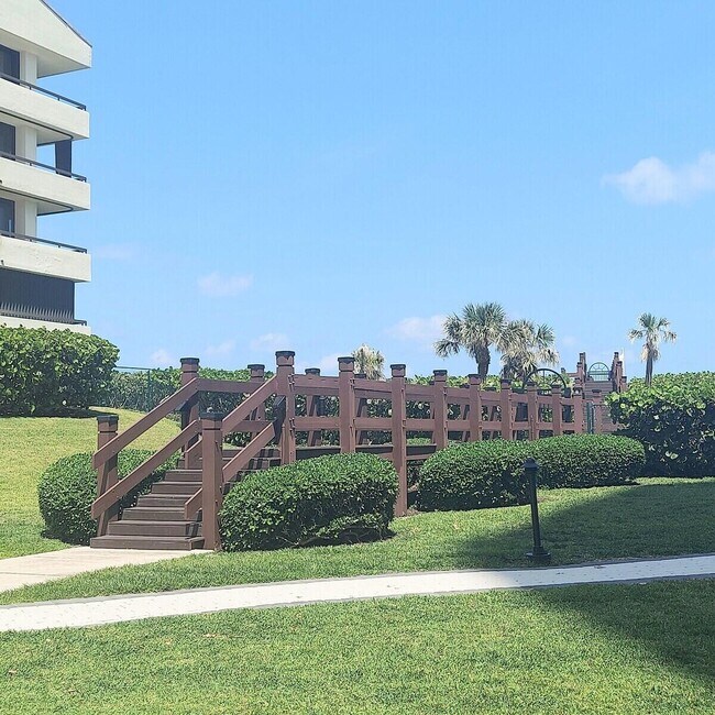 Building Photo - 4000 N Ocean Dr