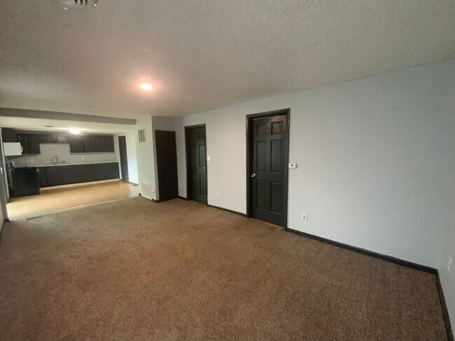 Building Photo - 707 Lawndale Ave