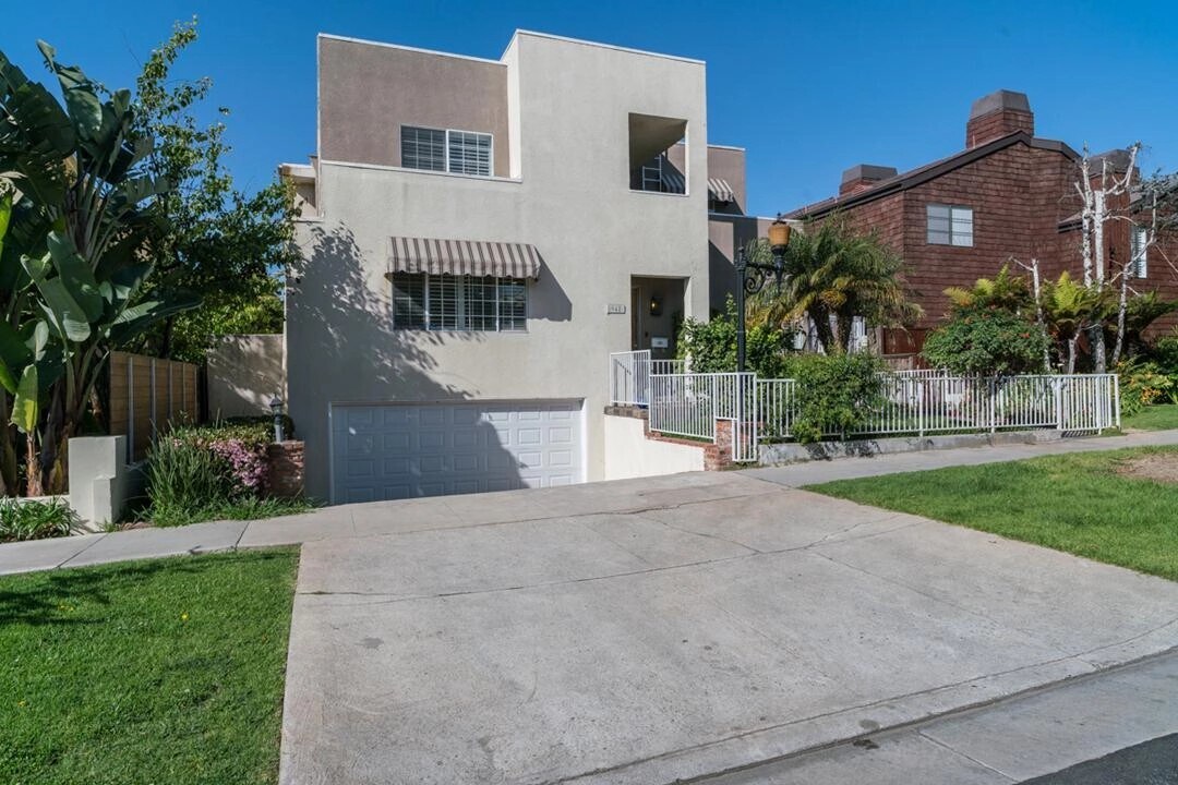 Building Photo - 948 15th St