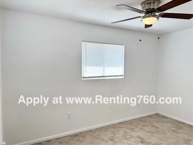 Building Photo - Charming 2 Bed 1 Bath Home with Spacious Y...