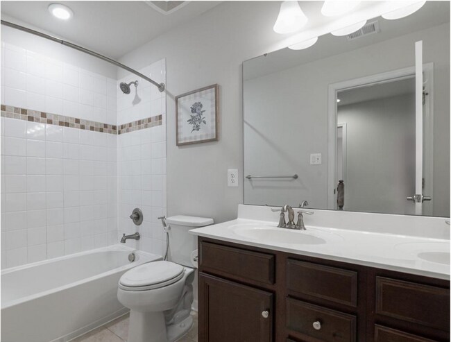 Building Photo - 1113 Long Farm Cir