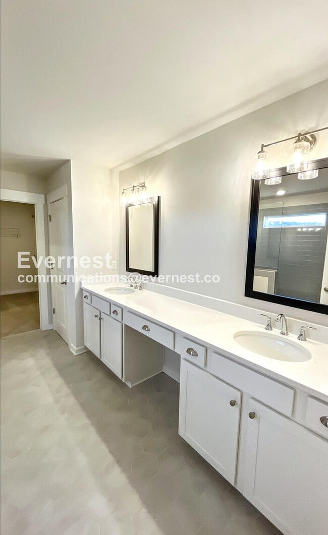 Building Photo - 1435 Firelight Wy