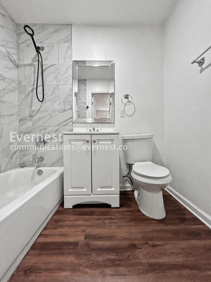 Building Photo - 4527 Glade Rd