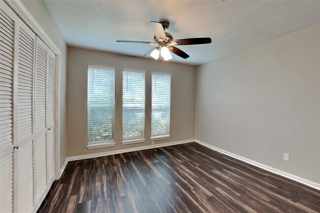 Building Photo - 15114 Stillcreek Dr