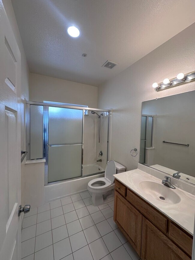 Building Photo - $5,500/month – Spacious Daly City Home for Rent
