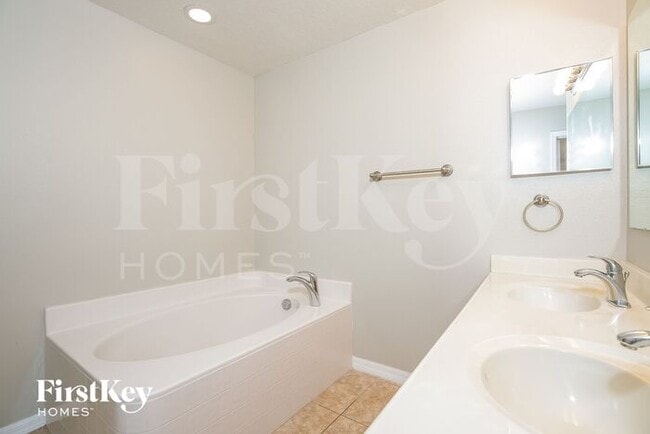 Building Photo - 541 Tortuga Way