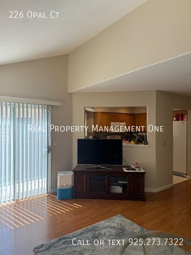 Building Photo - 226 Opal Ct