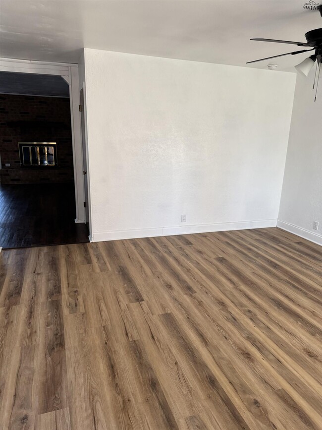 Building Photo - 2304 Tinker Trl