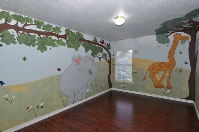 Building Photo - Spacious home for growing family with multiple dining and living areas! HUGE backyard!