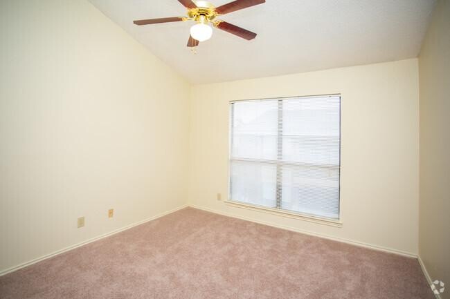 Building Photo - 1 bedroom in Dallas TX 75219