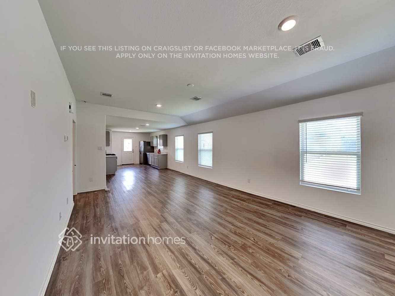 Building Photo - 18702 Mercer Fls Dr