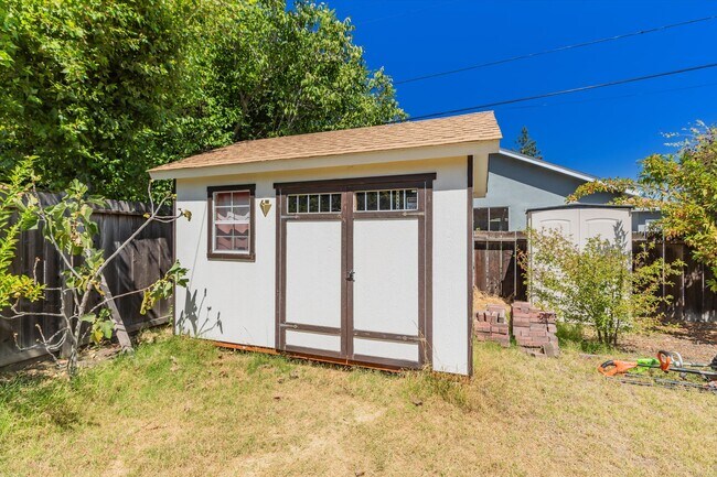 Building Photo - 755 Enright Ave