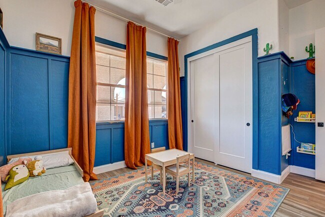 Building Photo - BEAUTIFUL 3 BED 2 BATH IN GATED MOUNTAINS ...