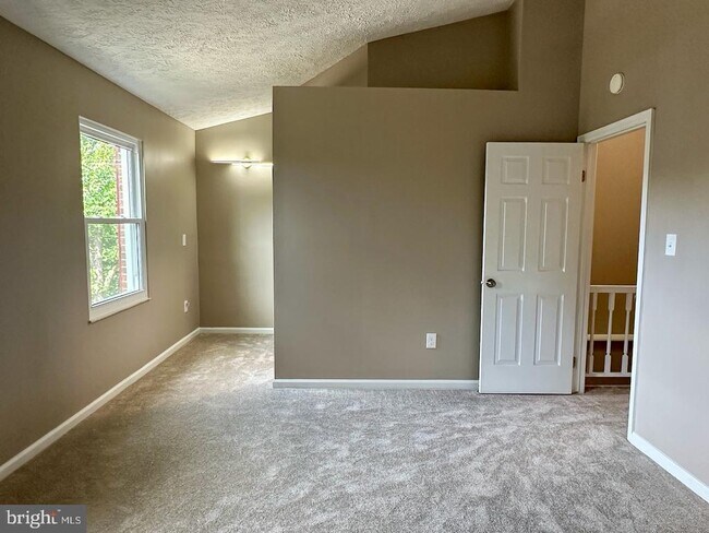 Building Photo - 310 Fleece Flower Dr