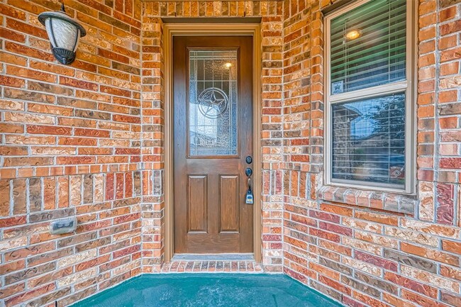 Building Photo - 15910 Copper Oak Ln
