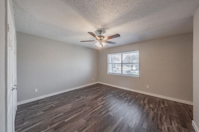 Building Photo - 1774 Belshire Ct