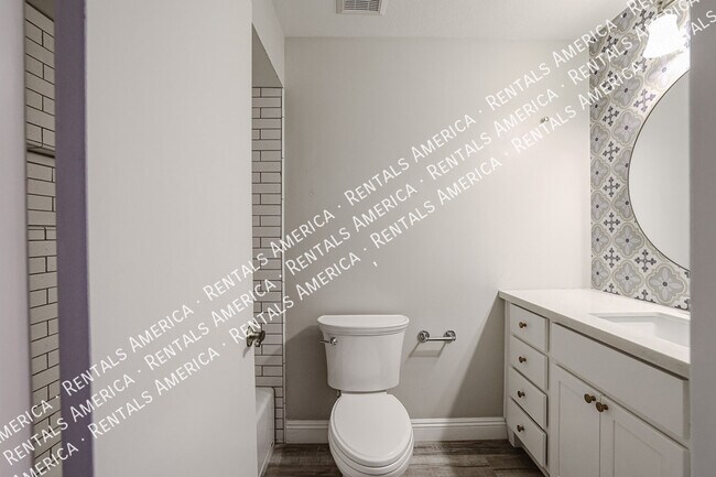 Building Photo - 10534 E Mercer Ln