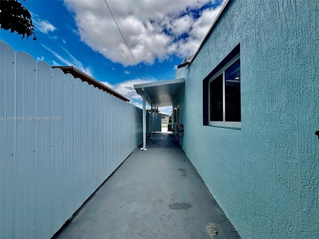 Building Photo - 130 W 57th St