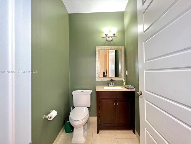 Building Photo - 649 NE 191st St