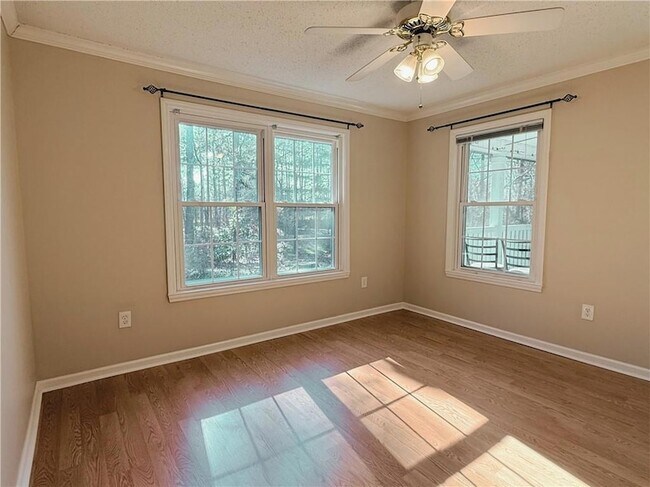 Building Photo - 7024 Somerset Cir