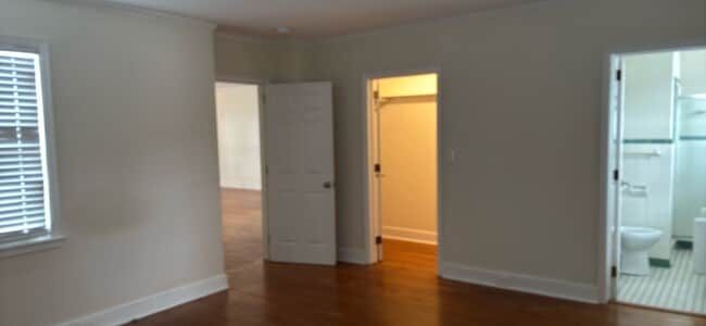 Building Photo - Nice 4 bedroom/5.5 bath home on N. Ocean Boulevard