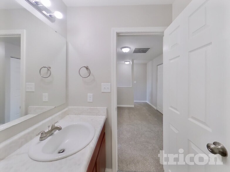 Building Photo - 13600 Ayrshire Cir