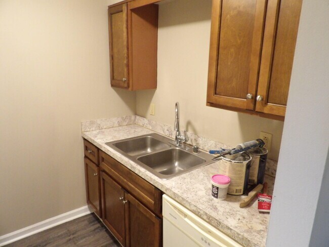 Building Photo - 434 Harrodswood Rd