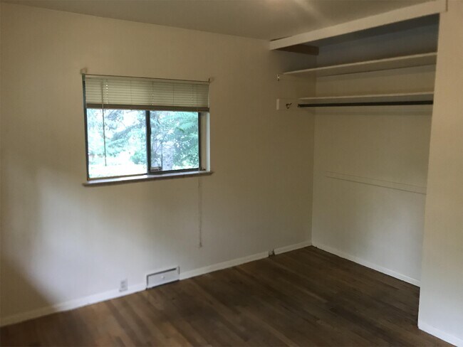 Building Photo - 731-733-733 18th St