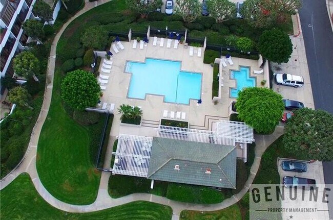 Building Photo - Remodeled 2Bd 2Ba Condo in Newport